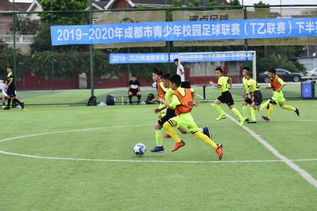 76人三巨头引领胜利 冲击东部榜首